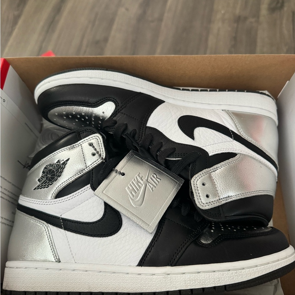 Jordan Athletic Shoes Black and Silver